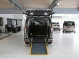 Ford Grand Tourneo Connect Active Rollstuhl-Rampe - Ford Grand Tourneo mit Diesel-Antrieb: Van, Schaltgetriebe