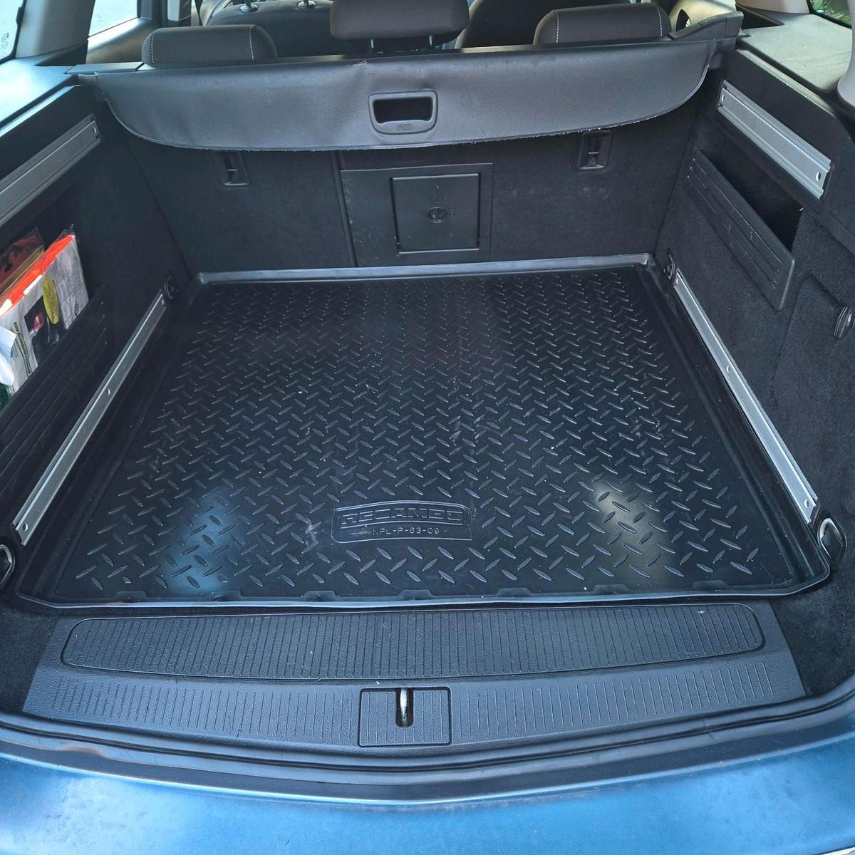 Opel Astra 2013 — interior