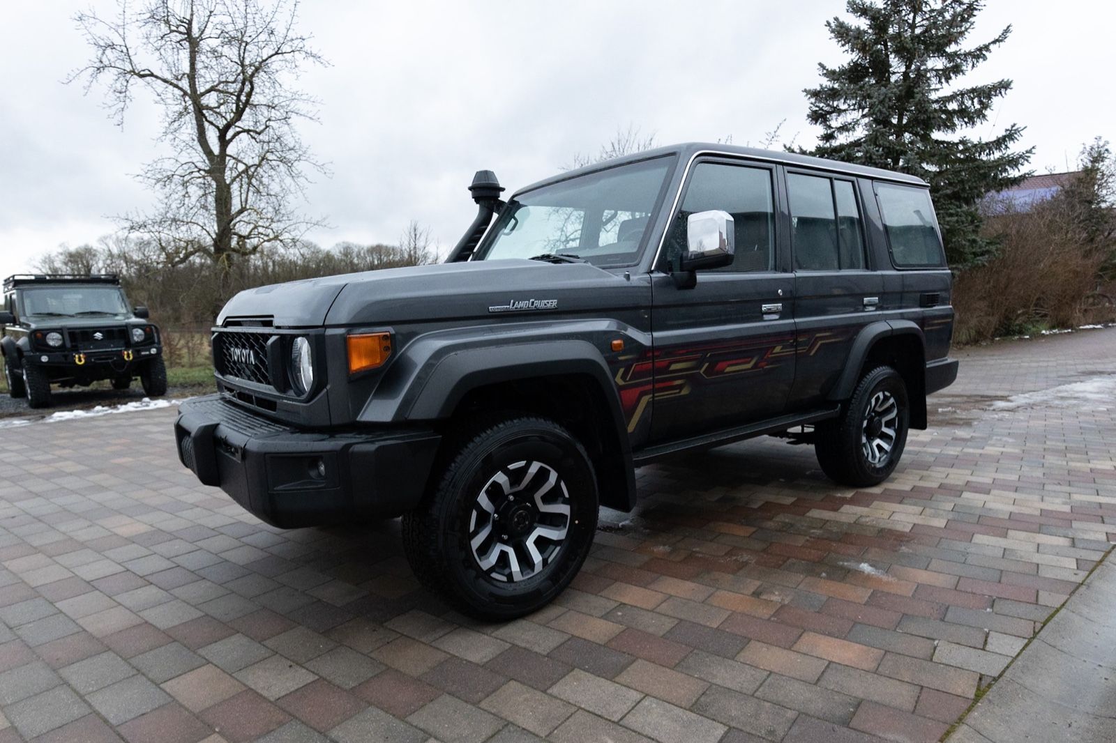 Toyota Land Cruiser GRJ 76 VX LIM+ Facelift 2025 imagem 2