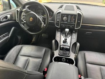 Porsche Cayenne - 9