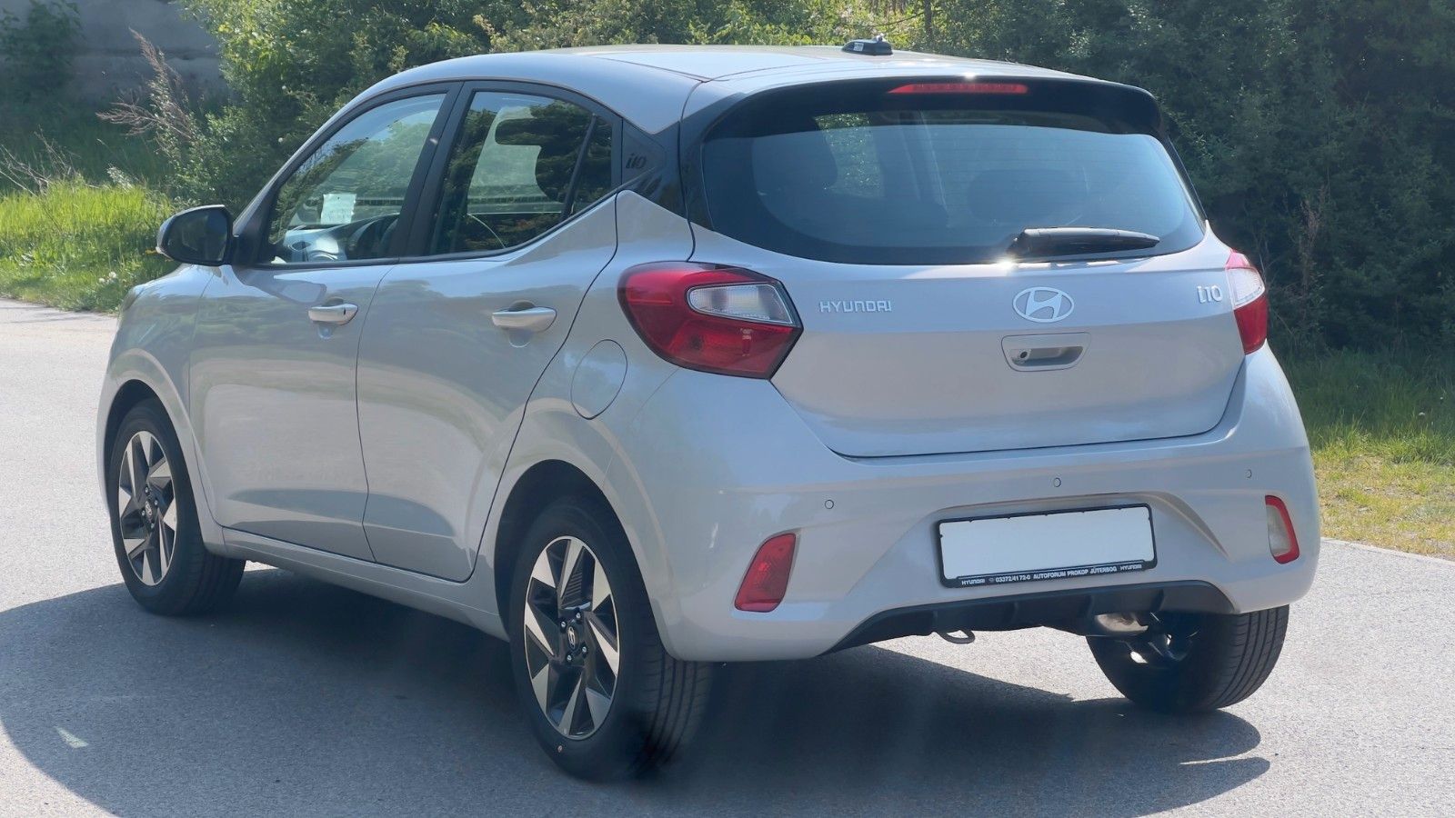 Fahrzeugabbildung Hyundai i10 1.0 Trend *Klima*Navi*CarPlay*PDC*RFKamera*