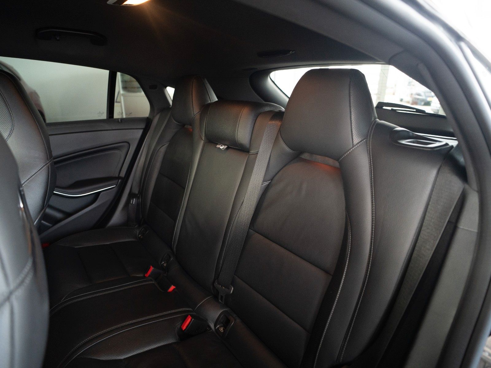 Fahrzeugabbildung Mercedes-Benz CLA 220 Shooting Brake AMG/4x4/AUTOM./KAMERA/LED