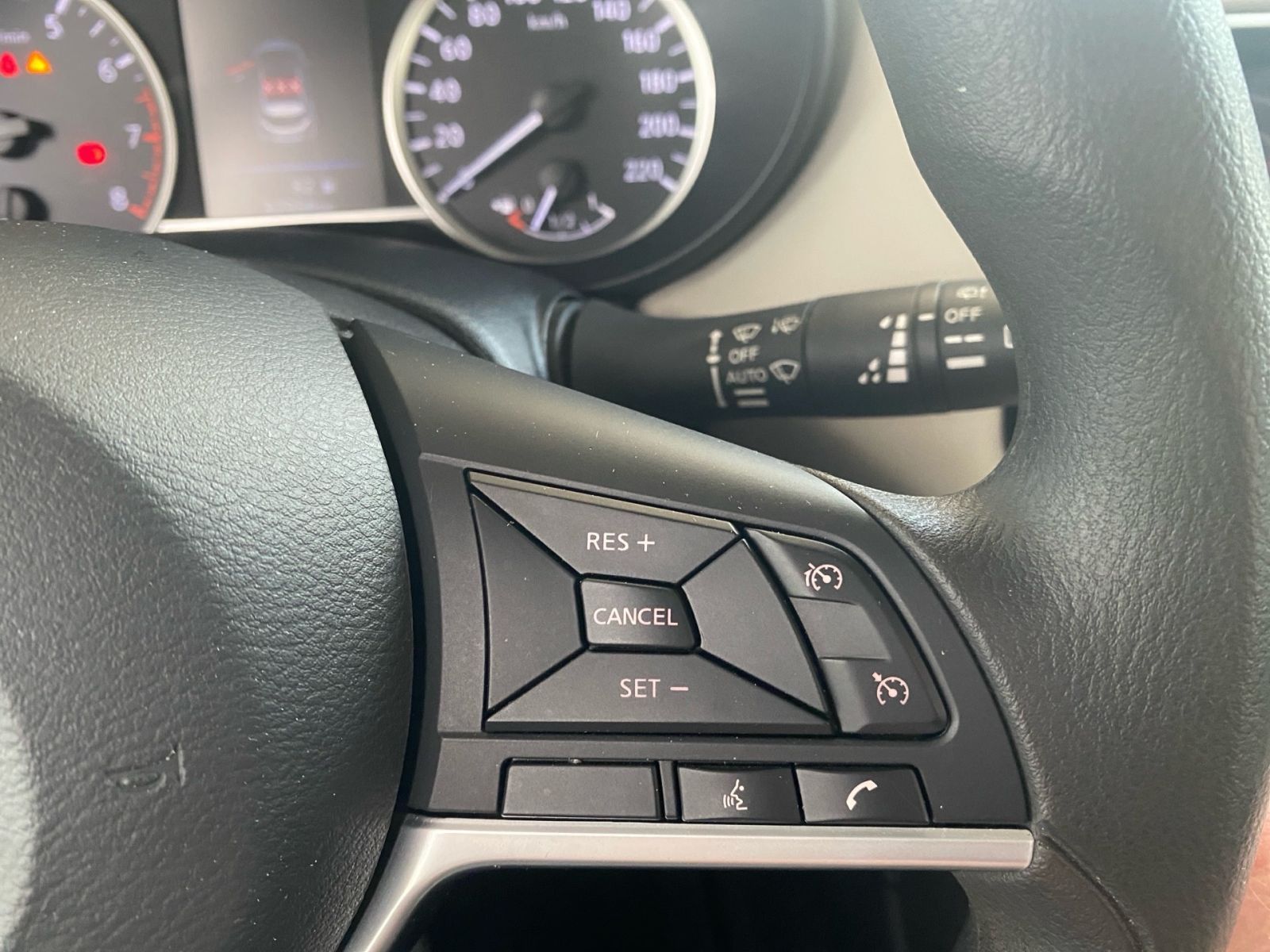 Fahrzeugabbildung Nissan Micra 1.0 IG-T Kiiro*Navi*DAB*Alu*Sitzhg*PDC*+WR