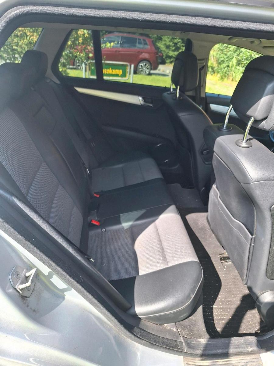 Mercedes-Benz C200 2009 — photo 6