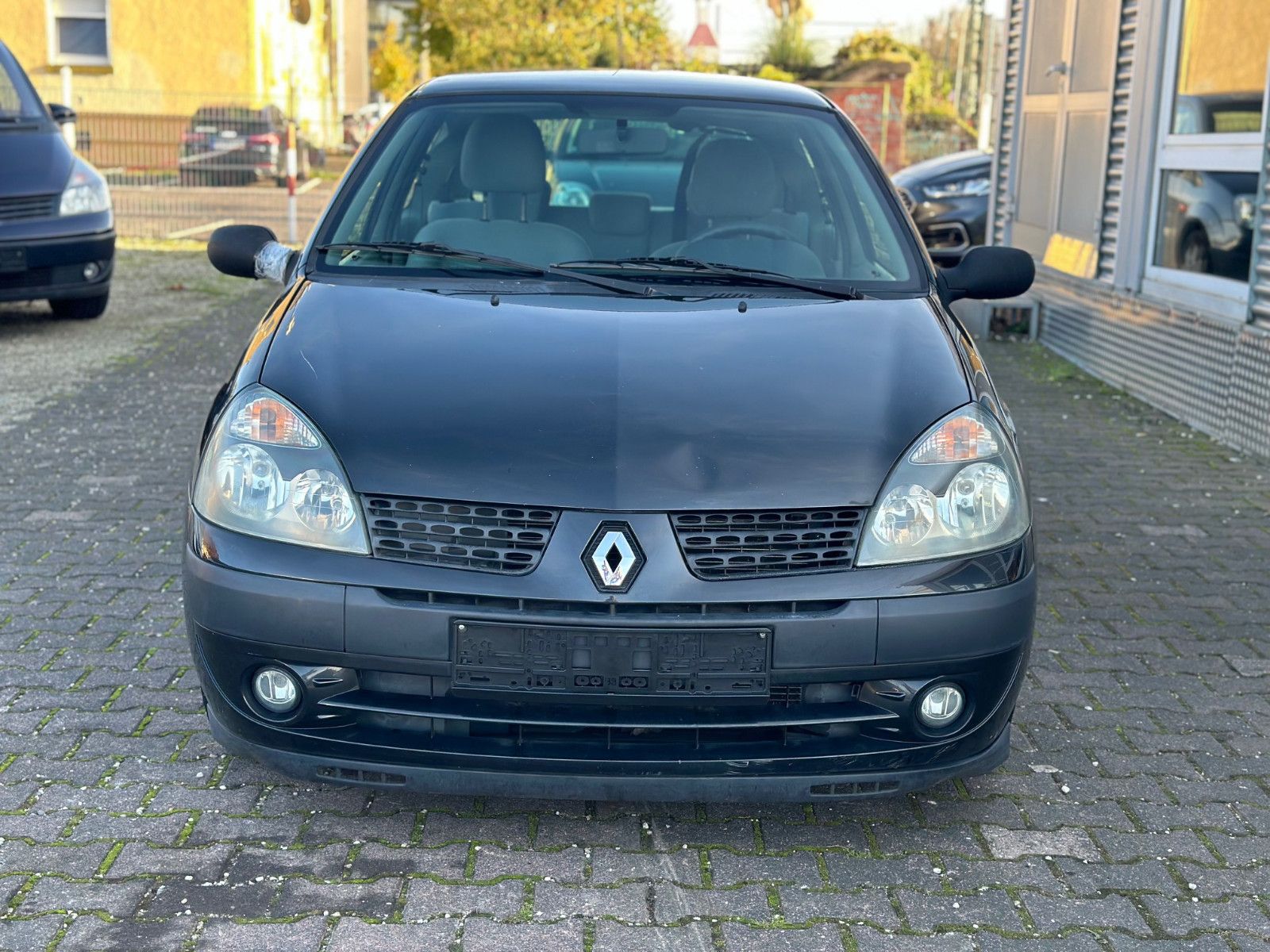 Fahrzeugabbildung Renault CLIO II EXPRESSION*AUTOM.+MOD.2004+KLIMAAUTOM.*