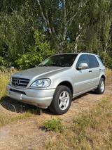 Mercedes-Benz ML 320 w163 Silber. - gebrauchte Mercedes-Benz ML 320 aus dem Jahr 2001