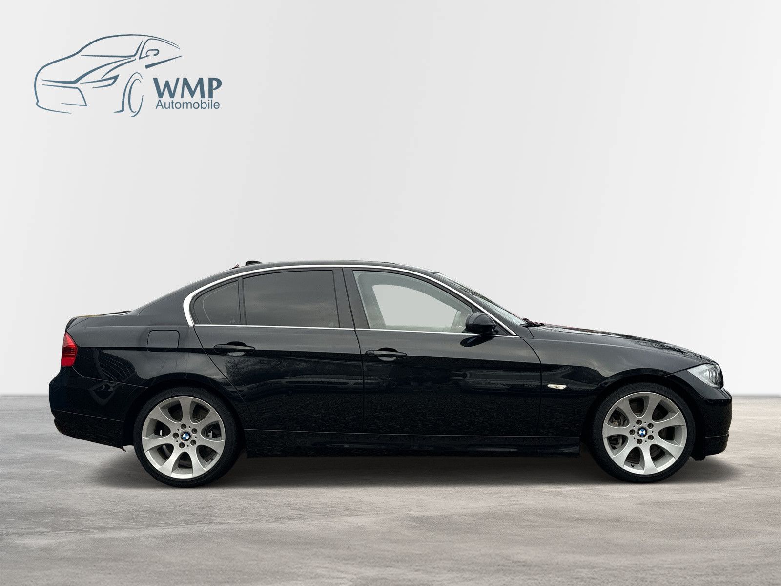 Fahrzeugabbildung BMW 330i Lim. /Navi./Xenon/PDC./Schiebedach/Tempomat