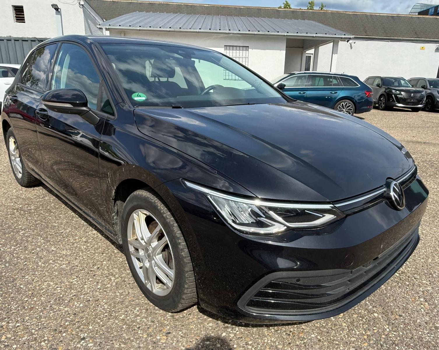 Volkswagen Golf VIII Lim. 2.0 TDI DSG Life/Virtual/14200net
