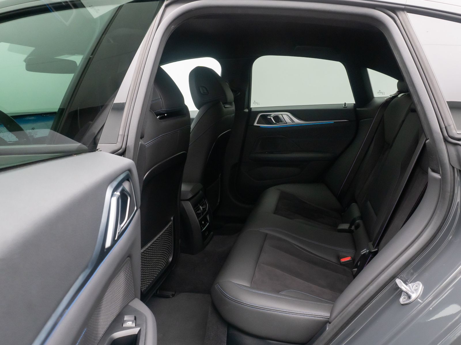 Fahrzeugabbildung BMW i4 eD35 M Sport GC Kamera DAB Widscreen 19Zoll