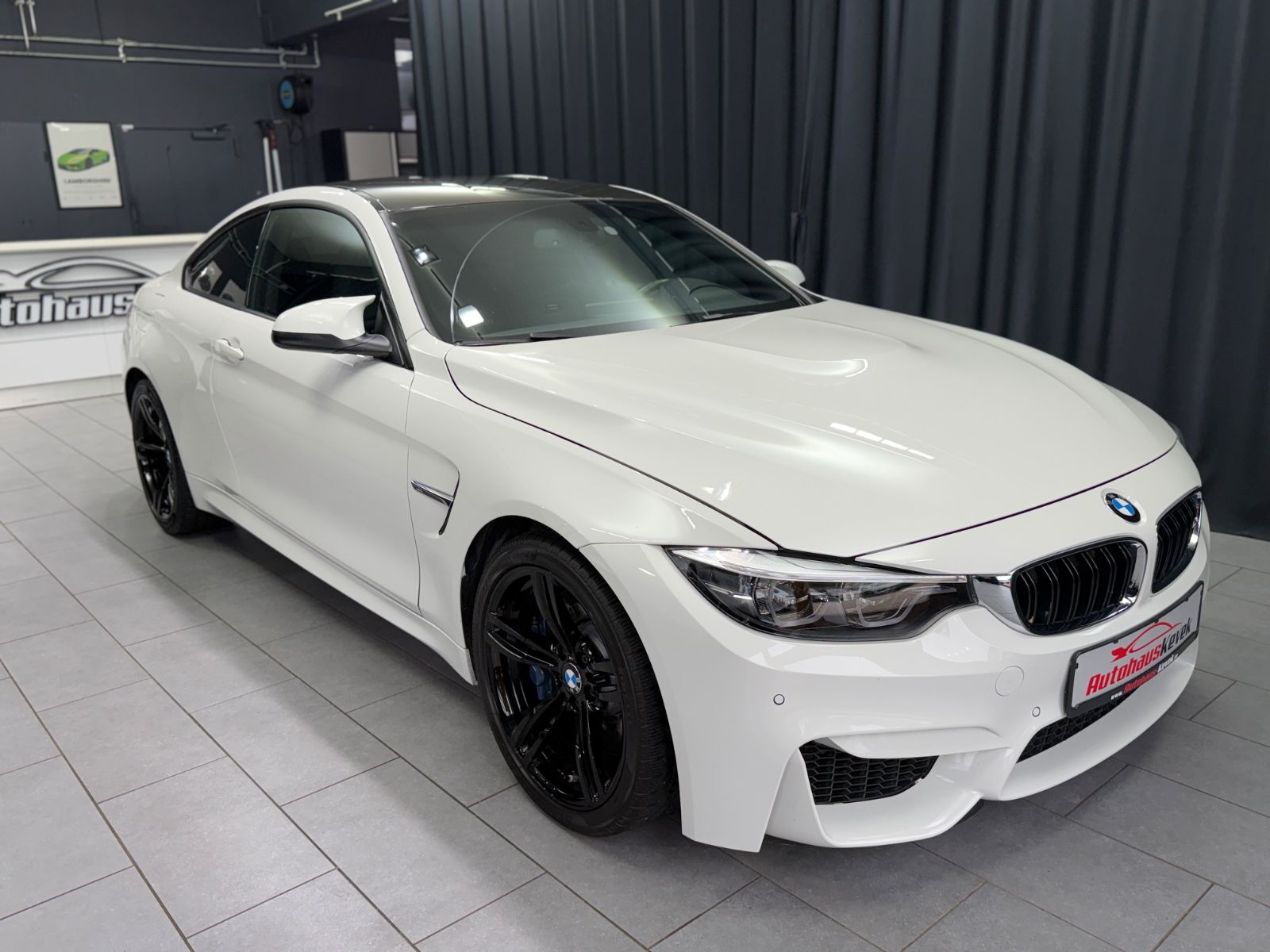 Fahrzeugabbildung BMW M4 Coupe DKG|NAVI|DEUTSCHES FAHRZEUG|LCI