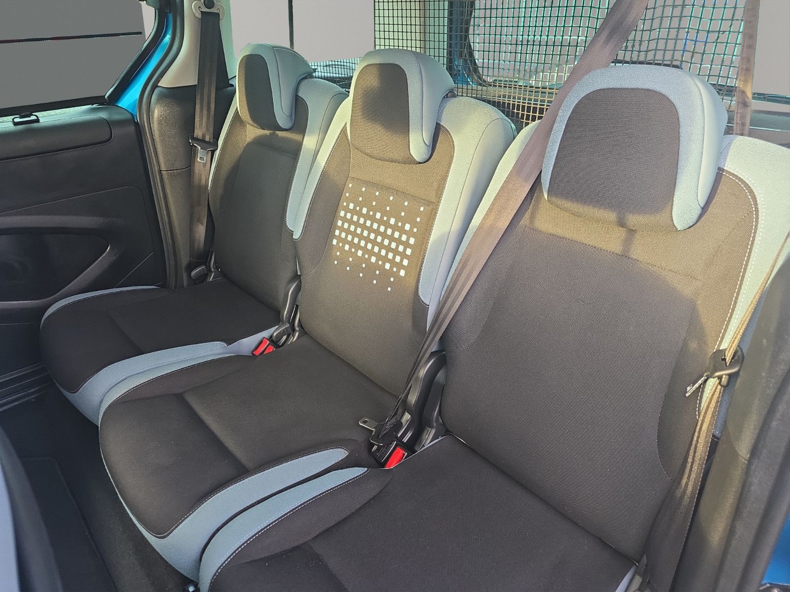 Fahrzeugabbildung Citroën Berlingo Kombi Selection+AHK+PDC+KLIMA+LED