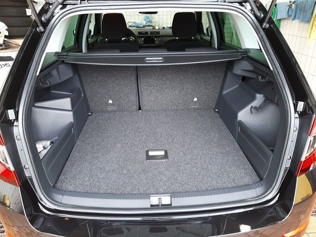 Fahrzeugabbildung Skoda Fabia Combi Best of Clever 1.0TSI Navi PANO