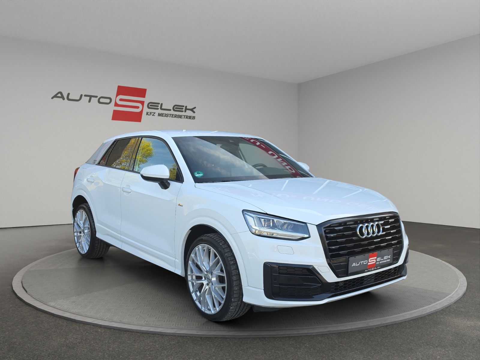 Fahrzeugabbildung Audi Q2 35 TFSI SPORT S-LINE NAVI LED PDC SHZ LEDER