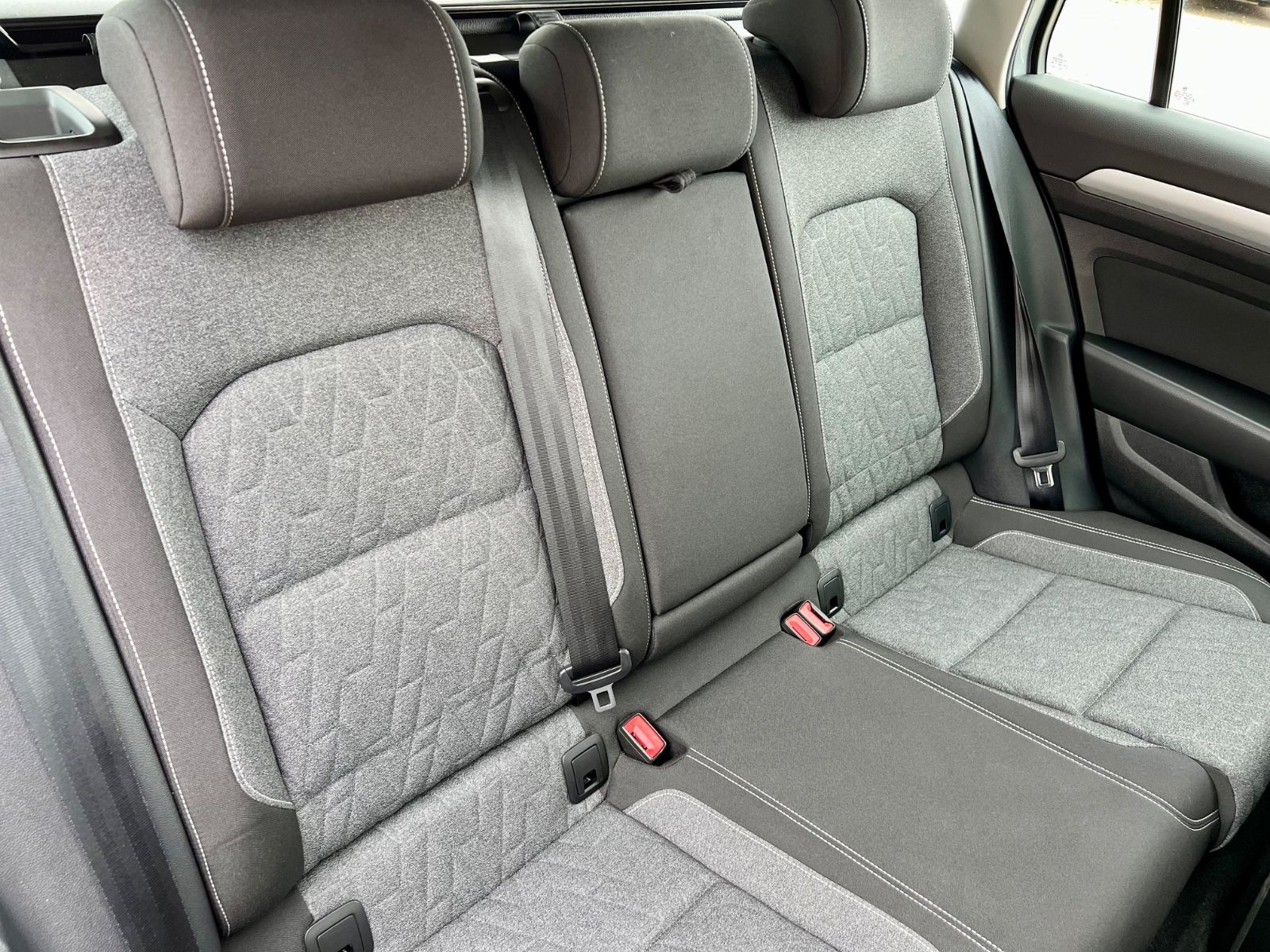 VW Passat Variant Business AAC NAVI SHZ MASSAGE