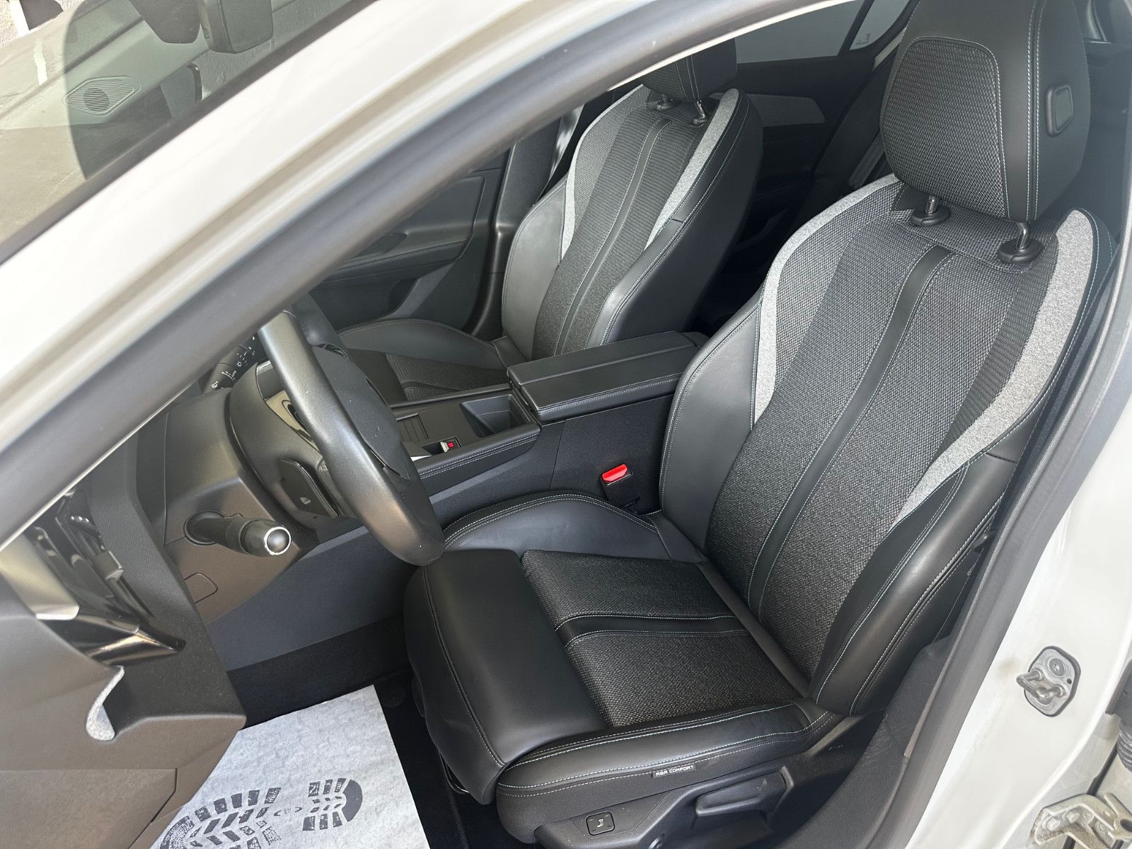 Peugeot 308 1.5 BlueHDi 130 Allure |Kamera|LED|Navi |PDC — Bild 10