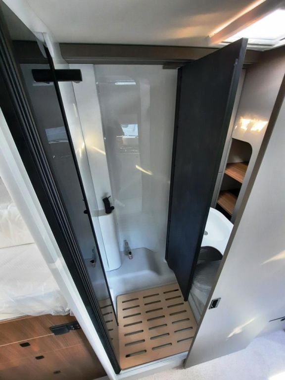 Fahrzeugabbildung LMC Cruiser 740 EL Verfüg./Sparen 6.521,- €