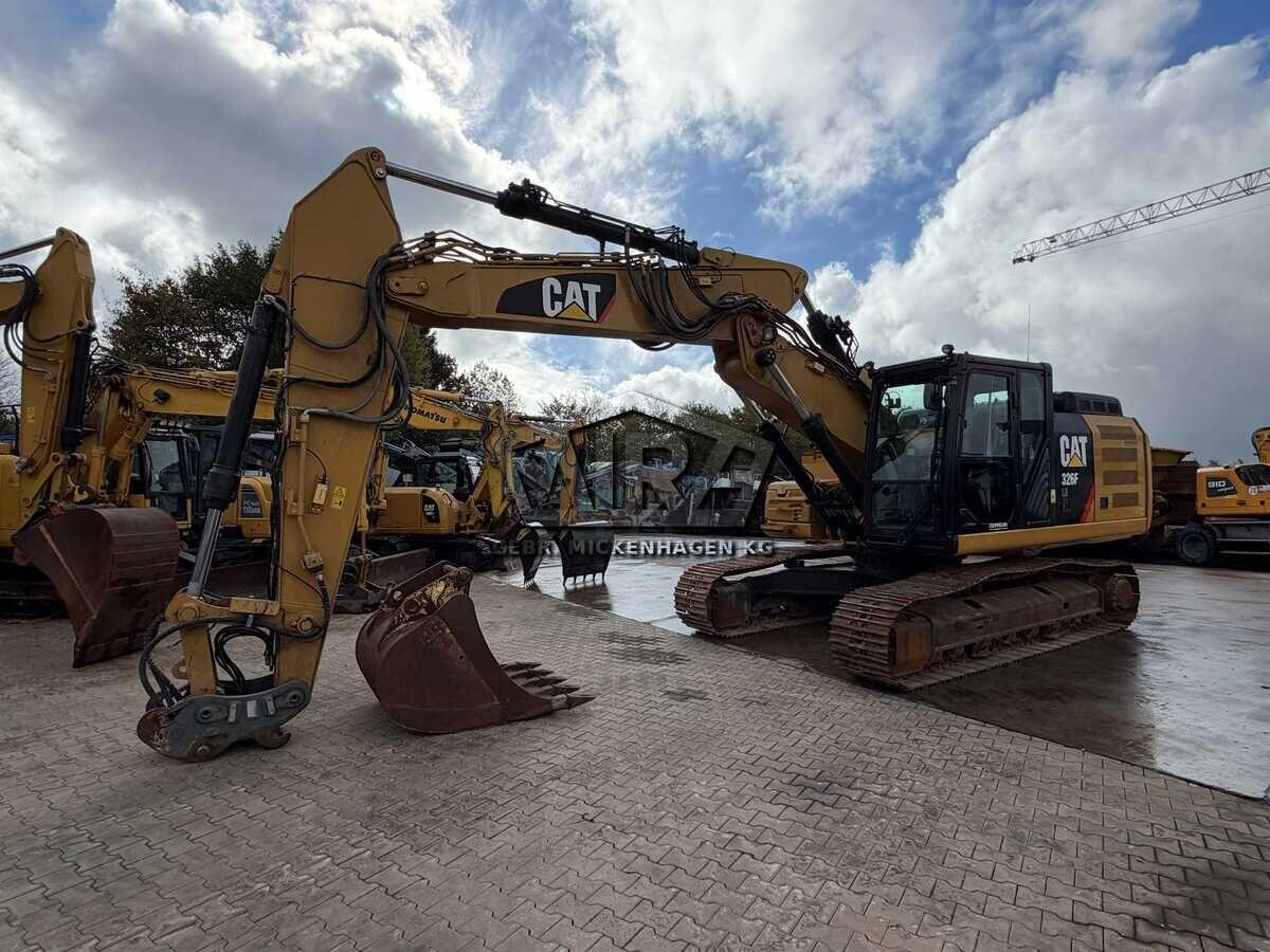 CAT 326 F LN