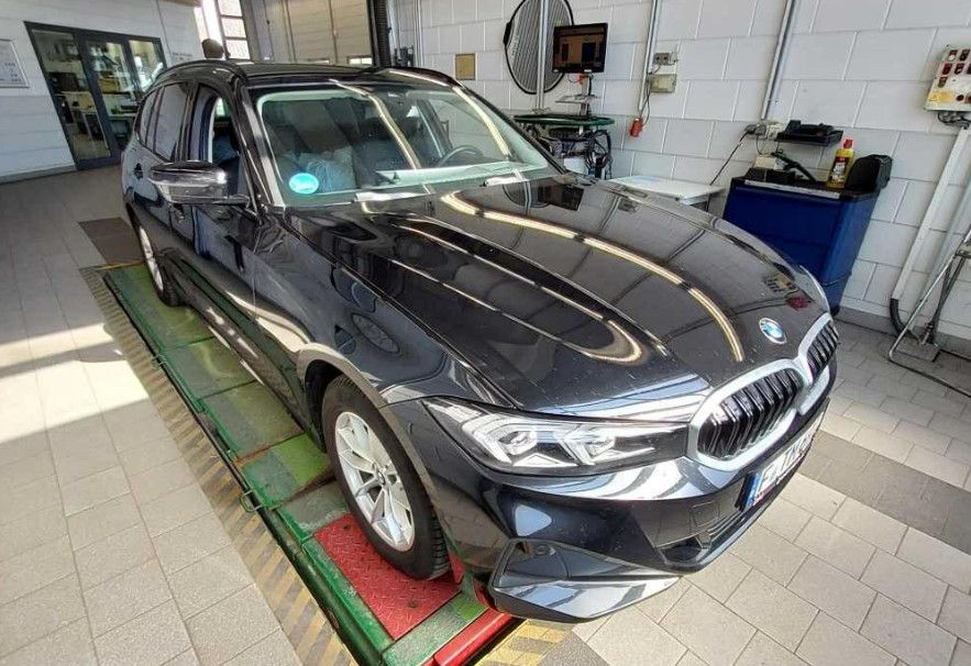 BMW 320d T Aut LED/ACC/NAVI/VIRTU/SHZ/AHK/8Fa foto 3