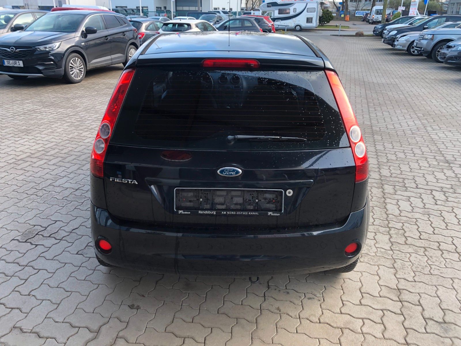 Fahrzeugabbildung Ford Fiesta Style leichter Seitenschaden TÜV 9/2027