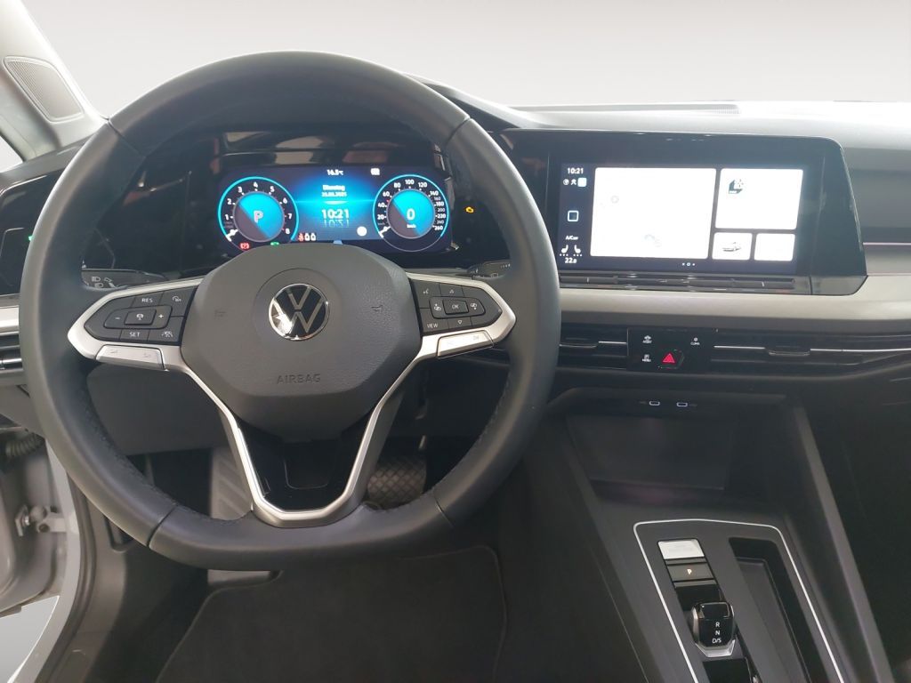 Fahrzeugabbildung Volkswagen Golf 1.5 eTSI DSG Life AHZV Navi LED