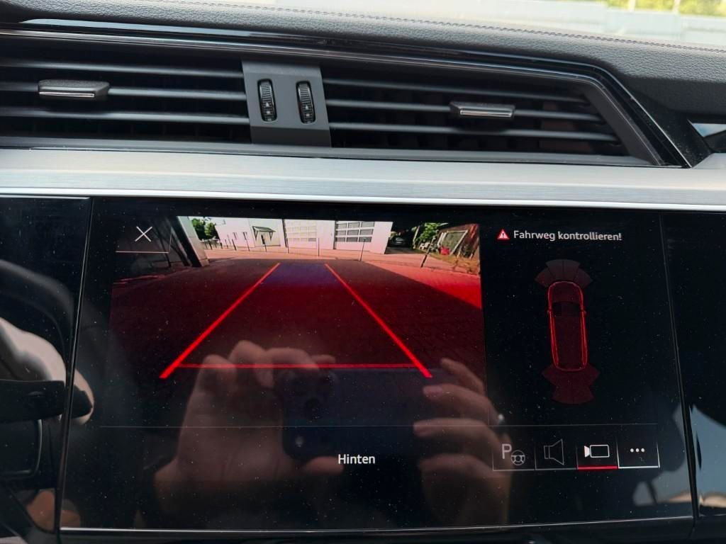Audi Q8 e-tron - Bild 10