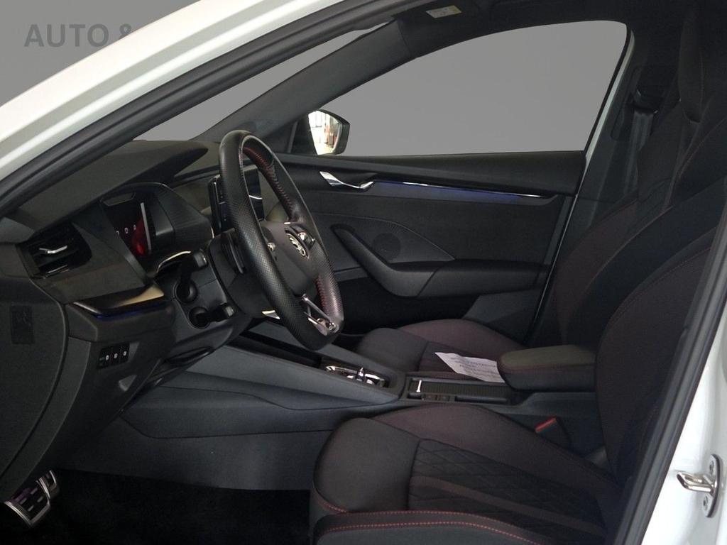 Skoda Octavia 2023 г. Белый, пробег 52600 км