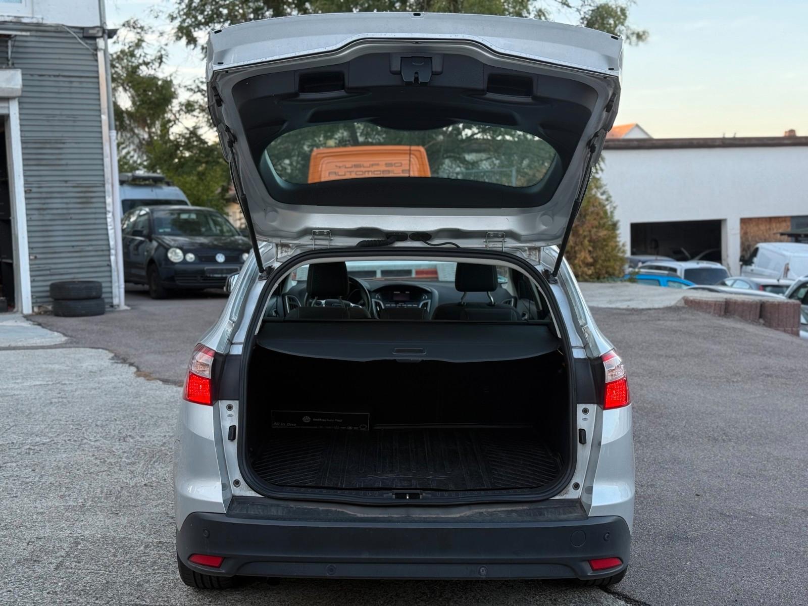 Ford Focus 2013 — photo 7
