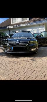 Skoda Superb 2.0 TDI SCR 140kW DSG L&K Combi L&K - Skoda Superb mit Diesel-Antrieb: Leder, Navigationssystem, Kombi, 2.0