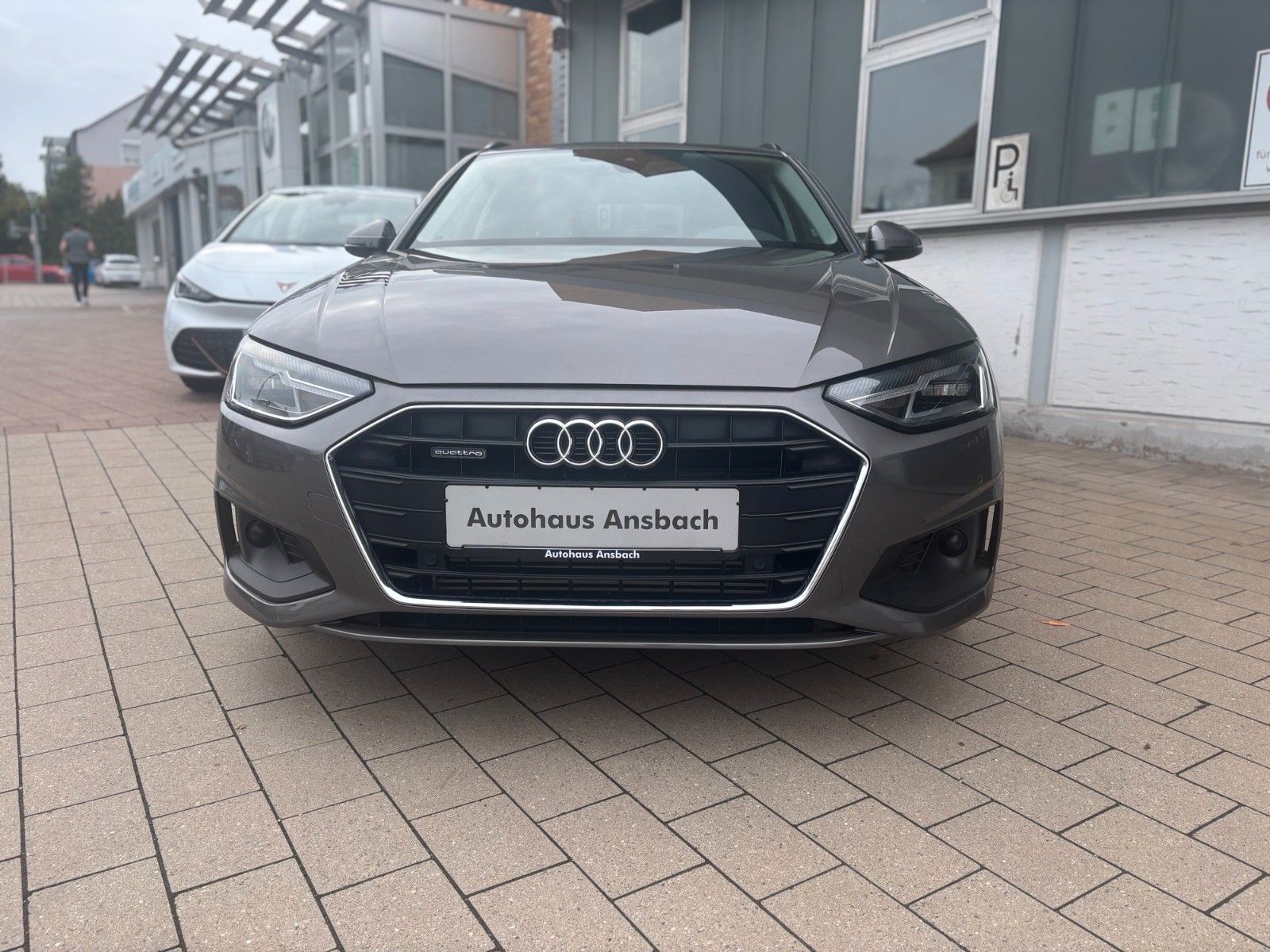 Fahrzeugabbildung Audi A4 Avant 40 TFSI quattro basis