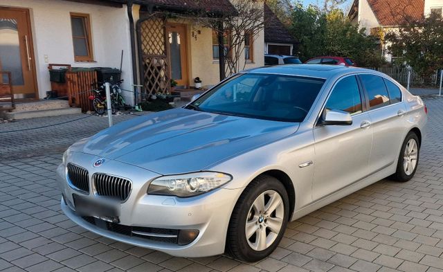 BMW 528I VOLL Softclose  Head-Up 6 zylinder