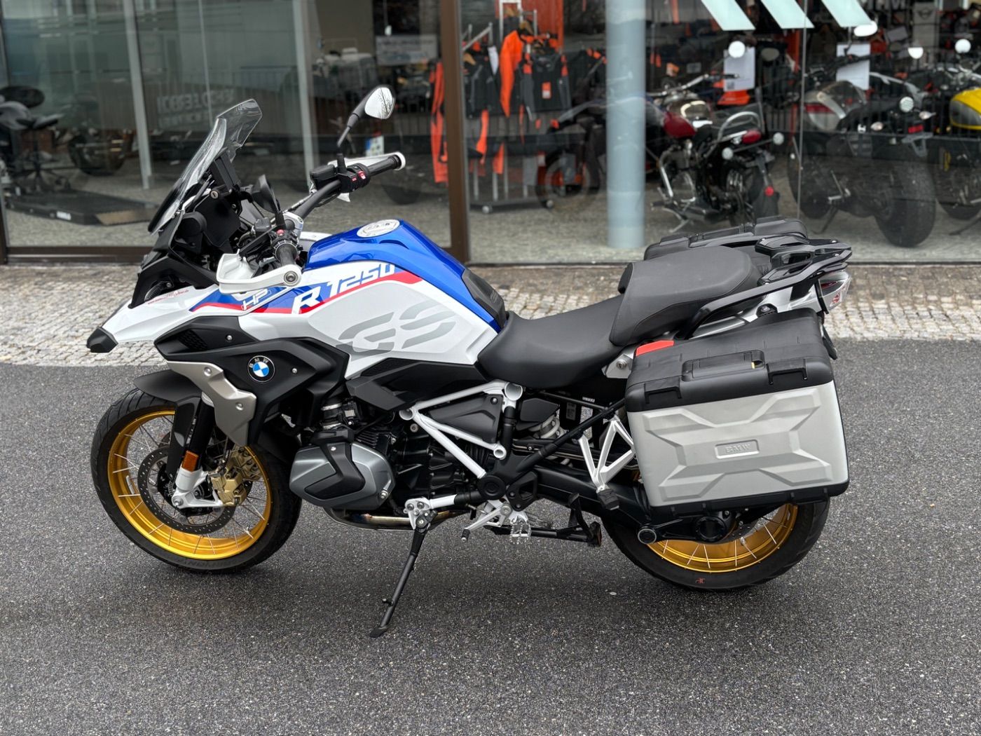 Fahrzeugabbildung BMW R 1250 GS HP, Akrapovic, Seitenkoffer Tieferlegu