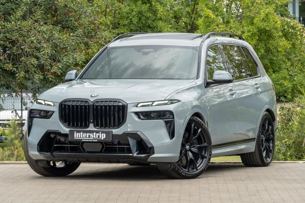 Image of BMW X7