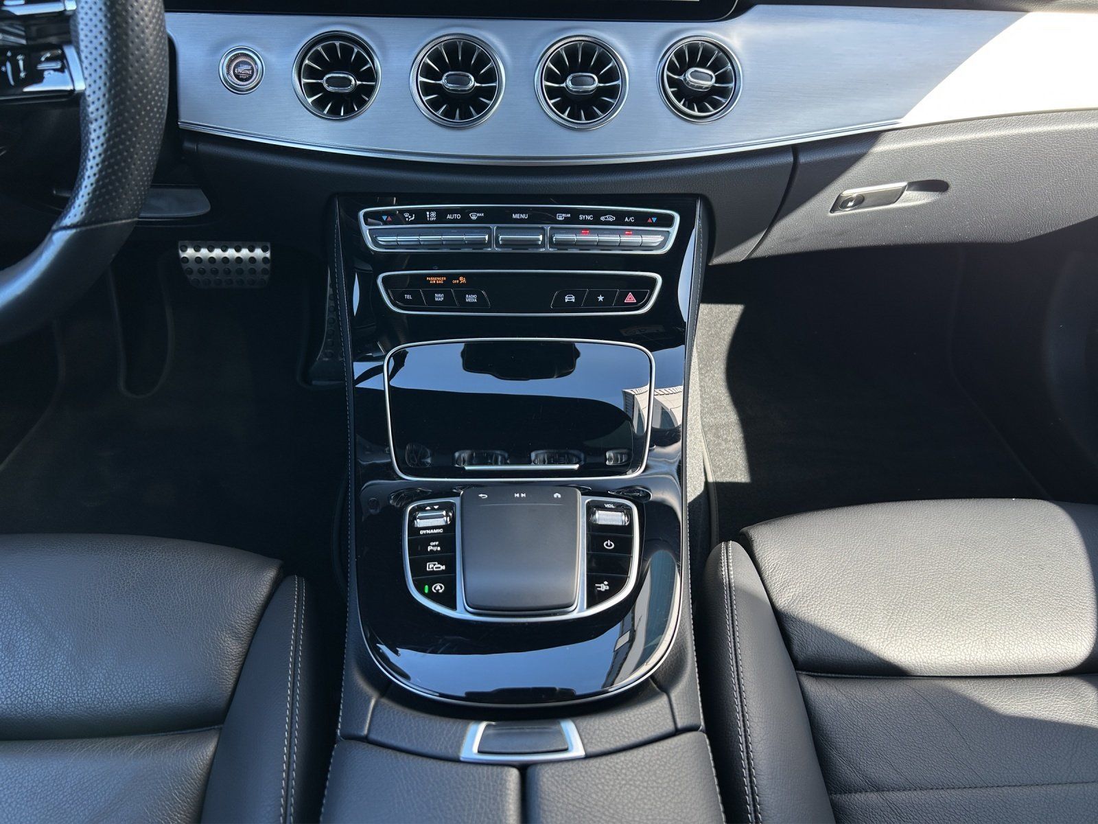 Fahrzeugabbildung Mercedes-Benz E 450 AMG Line 4Matic 9G-Tronic/LED/ACC/360°/NAV
