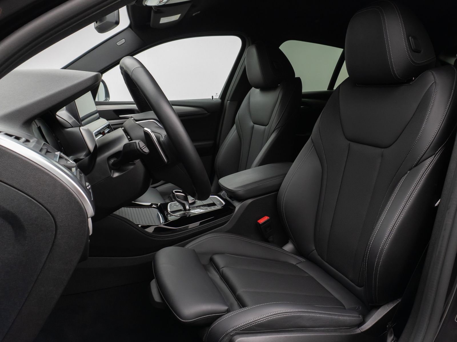 Fahrzeugabbildung BMW X4 xD20d Kamera DAB Lenkrhzg AHK Sport 20Zoll