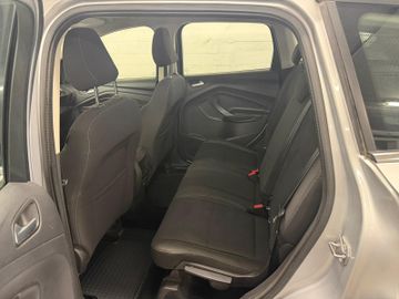 Ford Kuga - 12