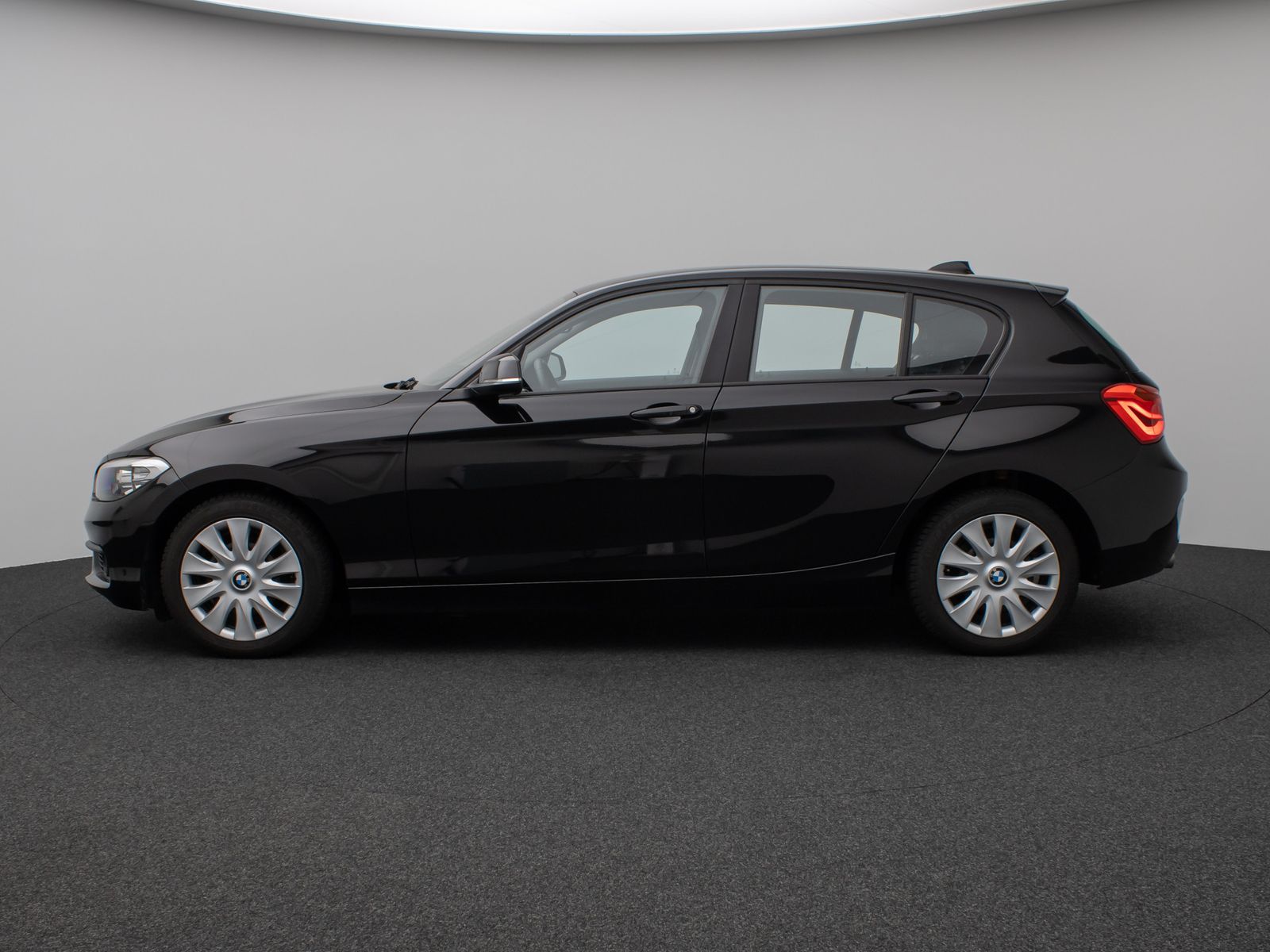 Fahrzeugabbildung BMW 118i PDChinten Sitzheizung Geschwindigkeitsreg.