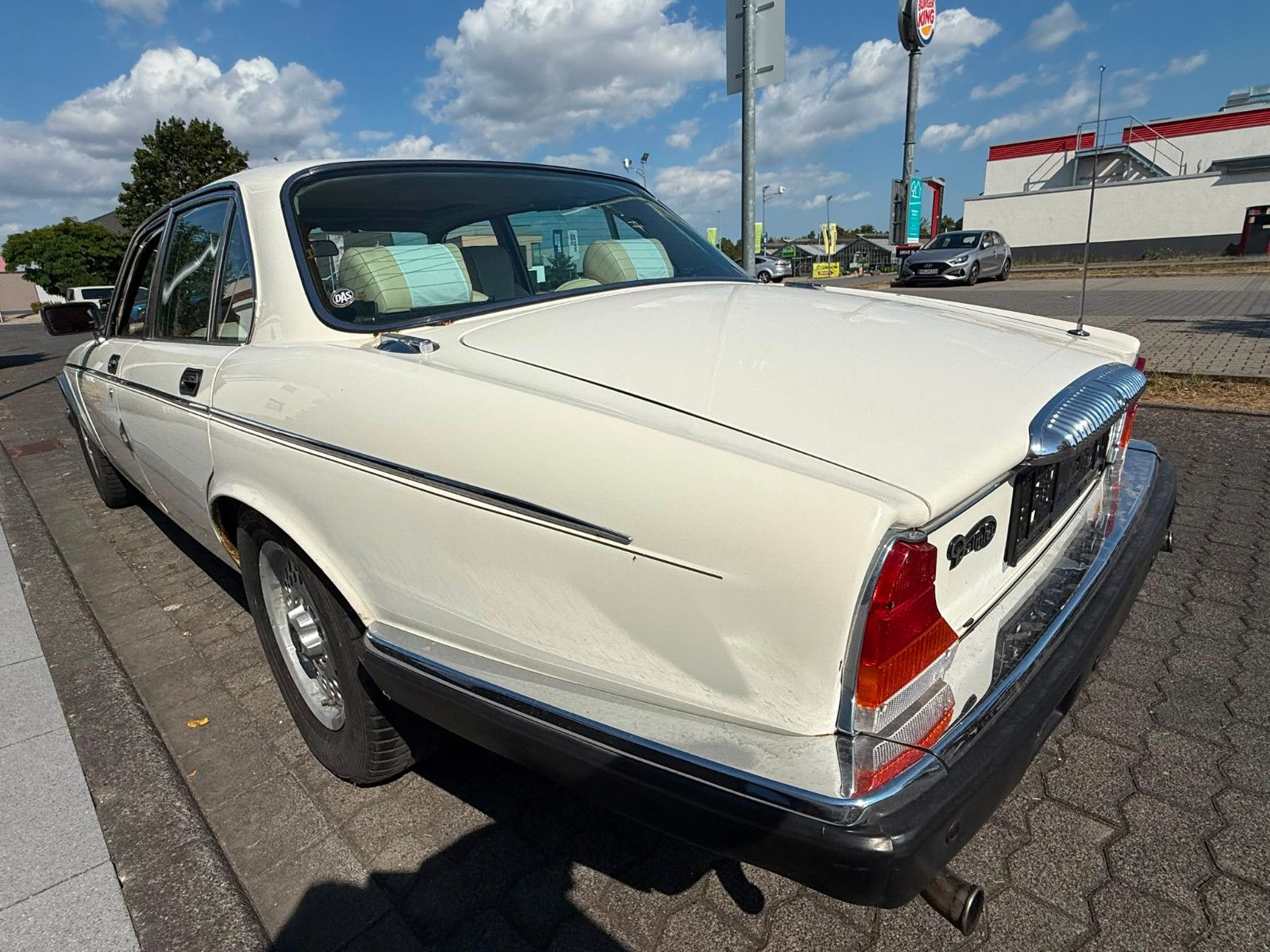 Fahrzeugabbildung Jaguar XJ12 Double Six Serie 3 Daimler H-KENNZEICHEN