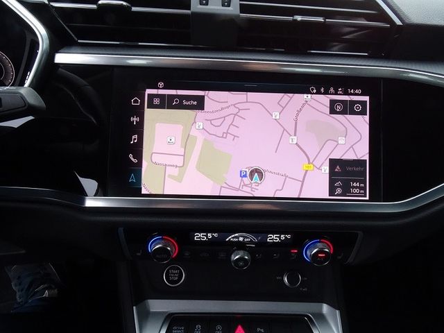 Q3 Sportback 40 TFSI quattro / AHZV