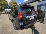 Toyota Land Cruiser 2.8 Executive - Toyota: Cruiser