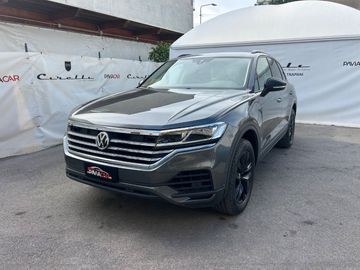 Volkswagen Touareg - 2