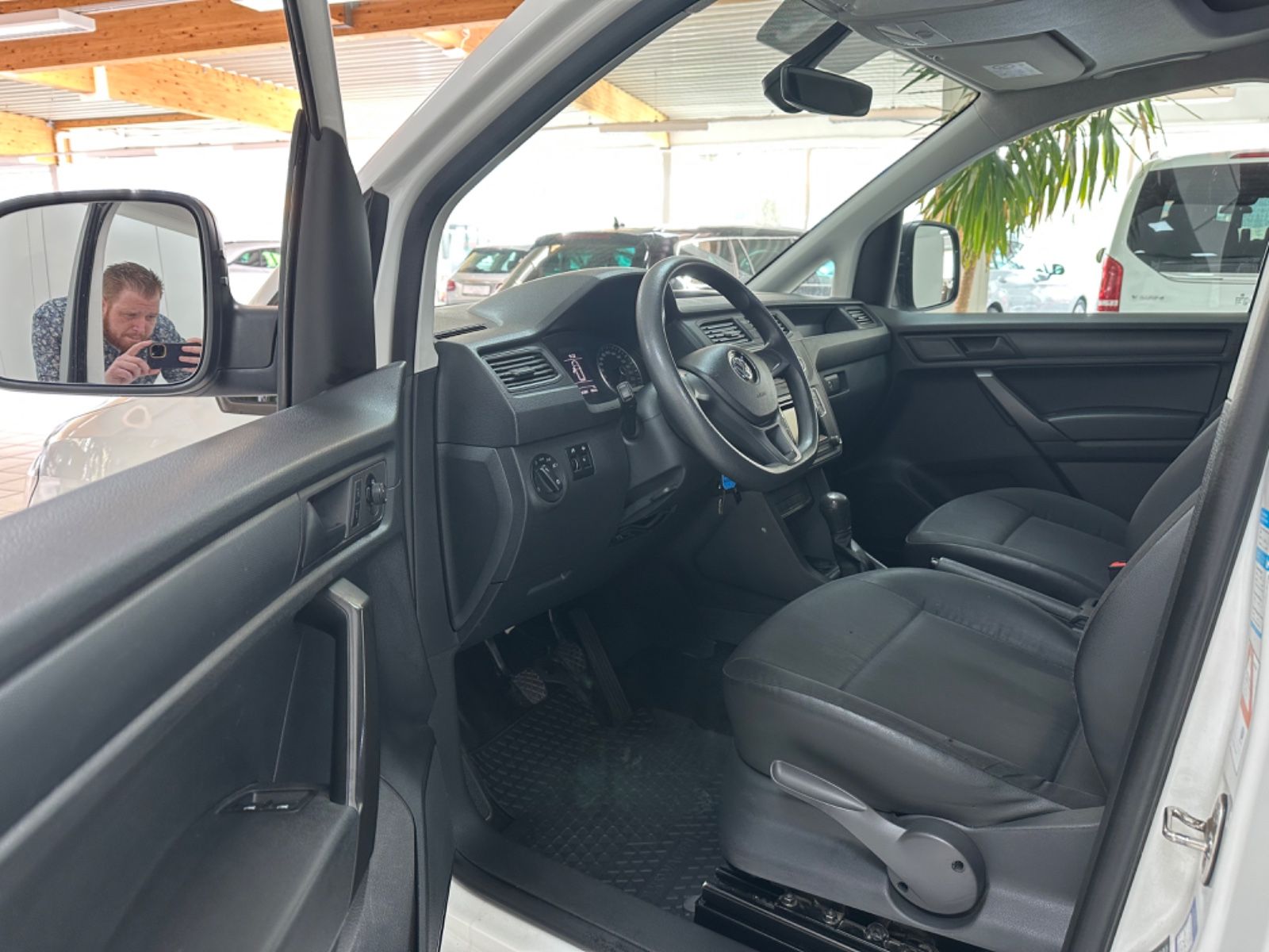 Fahrzeugabbildung Volkswagen Caddy *Maxi*Kasten*BMT*Werkstattwagen*