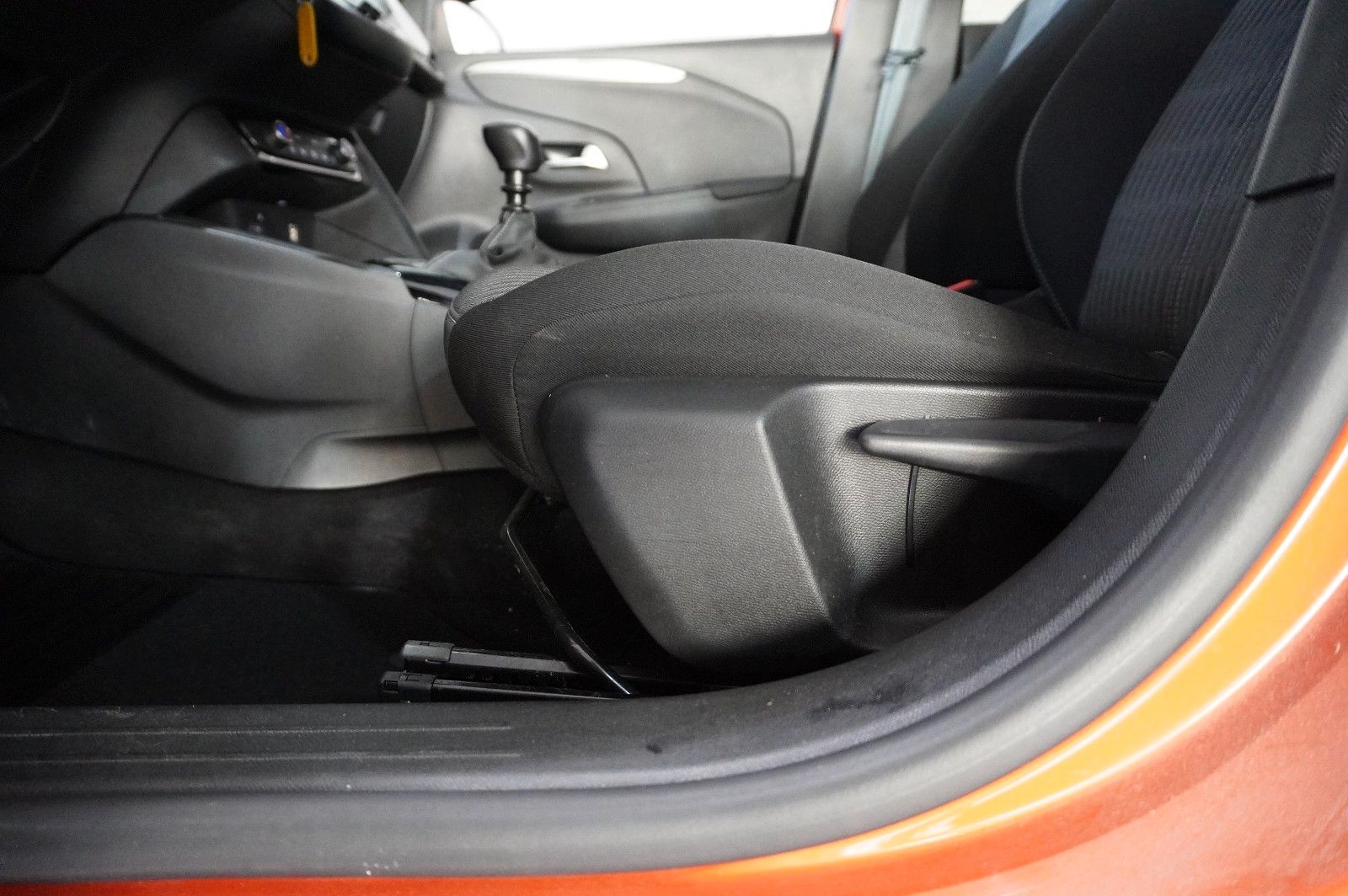 Fahrzeugabbildung Opel Corsa F 1.2 EDITION NAVI/LED/KAMERA/TEMP./SPORT
