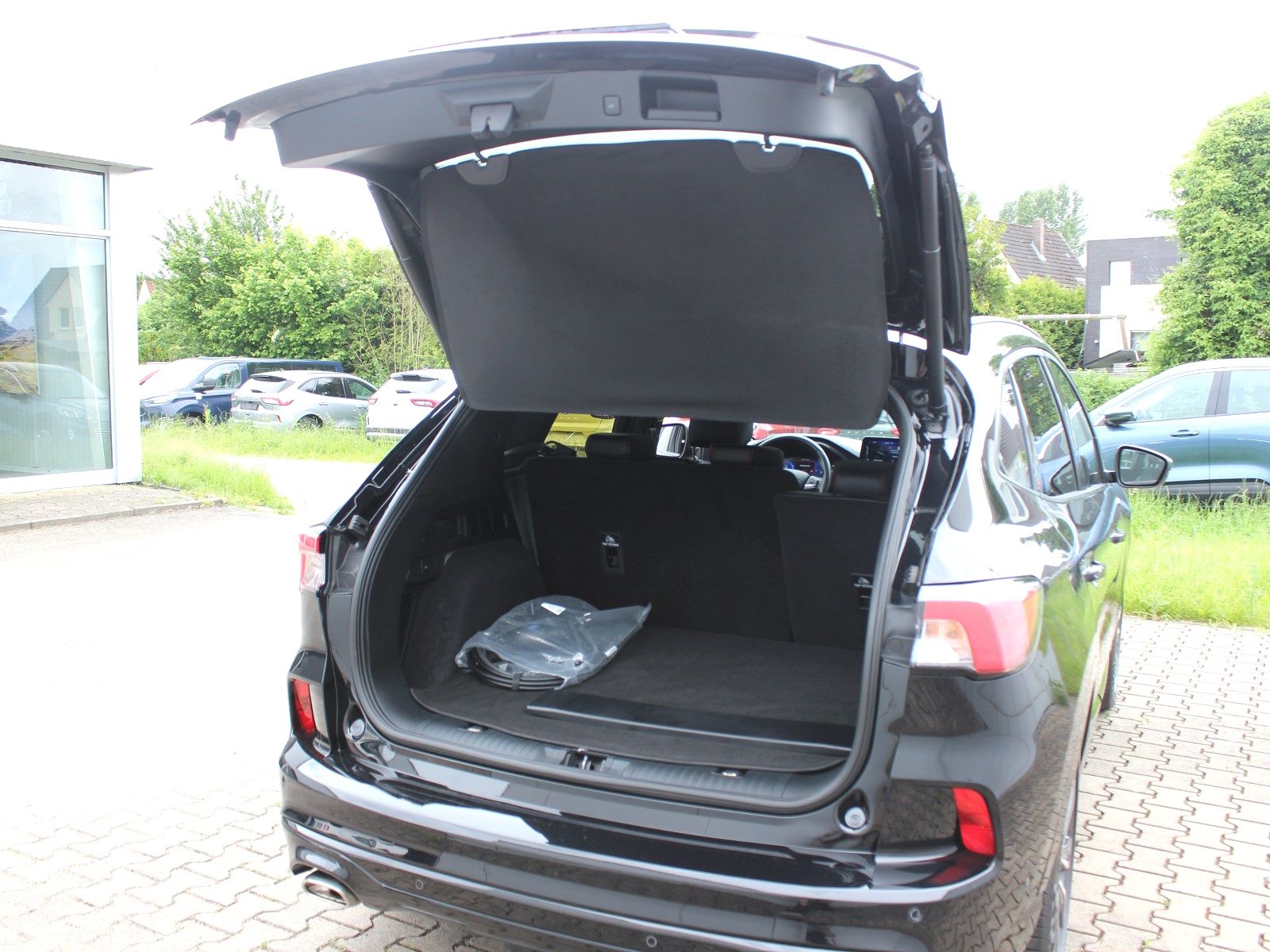 Fahrzeugabbildung Ford Kuga Plug-In Hybrid ST-Line X 2,5 Duratec