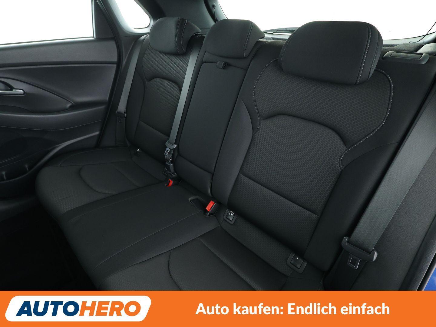 Hyundai i30 1.6 CRDi Trend*TEMPO*CAM*PDC*SHZ*KLIMA*