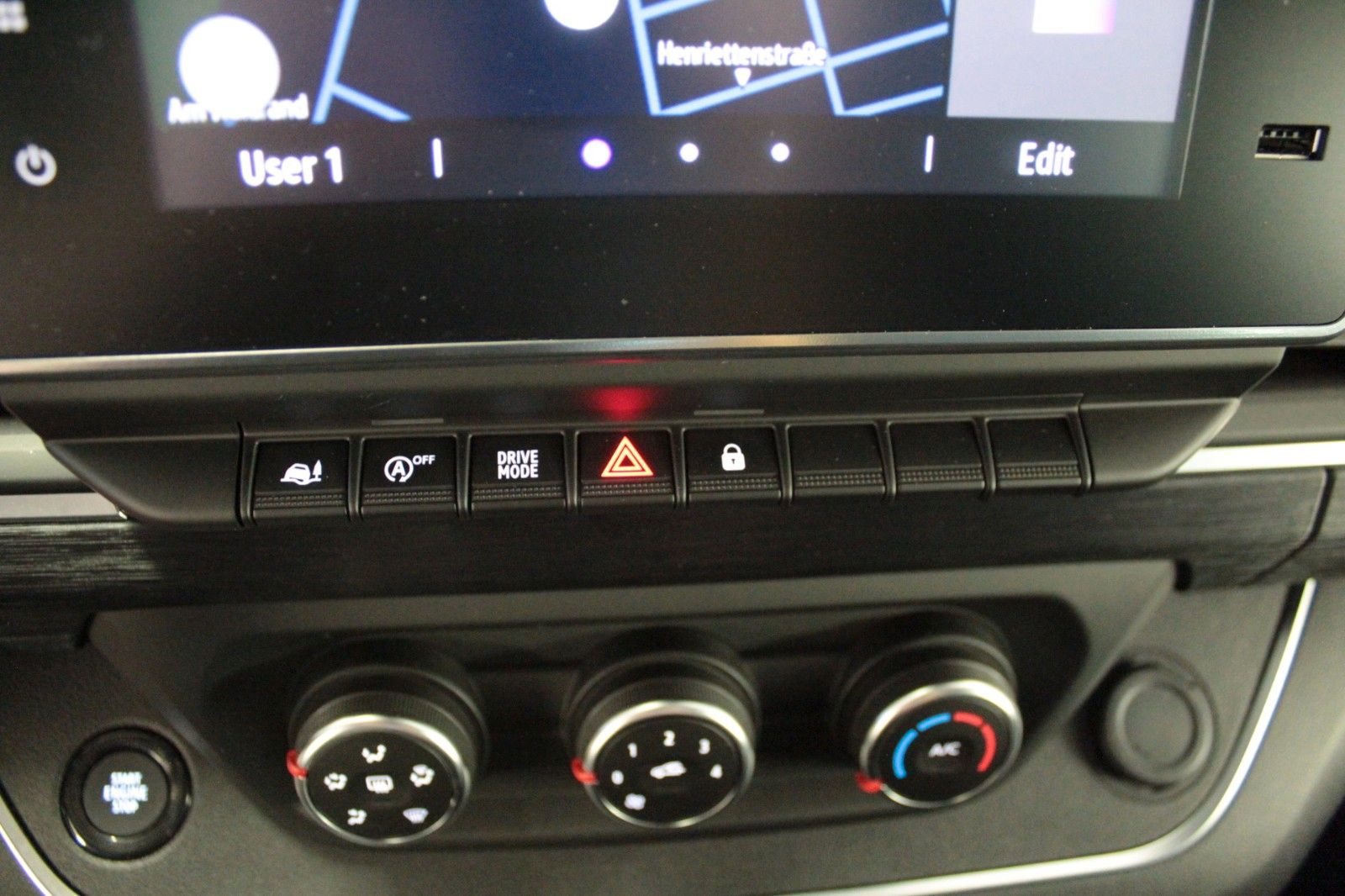 Fahrzeugabbildung Renault Trafic Grand dCi 150 EDC Evo*Automatik*8-Sitzer*