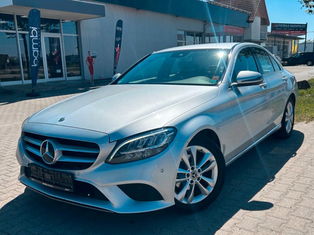 Mercedes-Benz C 180 CGI Lim. 9G/Sport/Kam/Navi/Ahk/Led/2.Hd