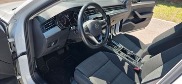 Volkswagen Passat - 11