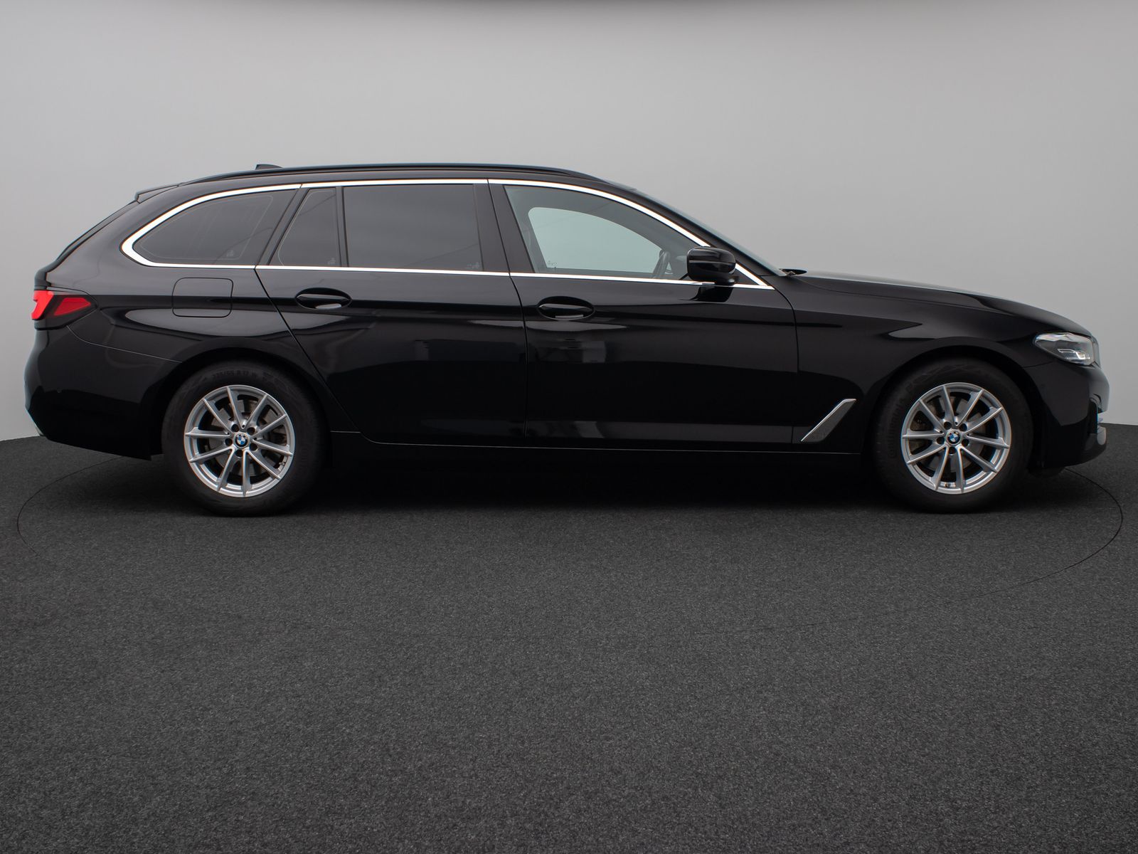 Fahrzeugabbildung BMW 520d Panoram Kamera DAB HiFi 4xKlima Leder Sport