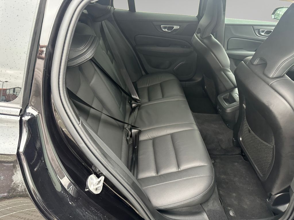 VOLVO V60 B4 B DKG Plus Dark 360° Frontscheibenheizung VOLVO V60 B4 B DKG Plus Dark 360° Frontscheibenheizung