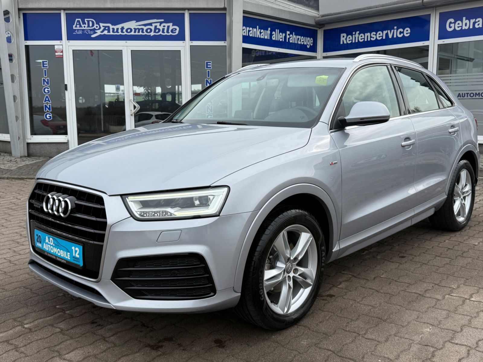 AUDI Q3 design quattro S-Tronic S-Line Bose Kamera